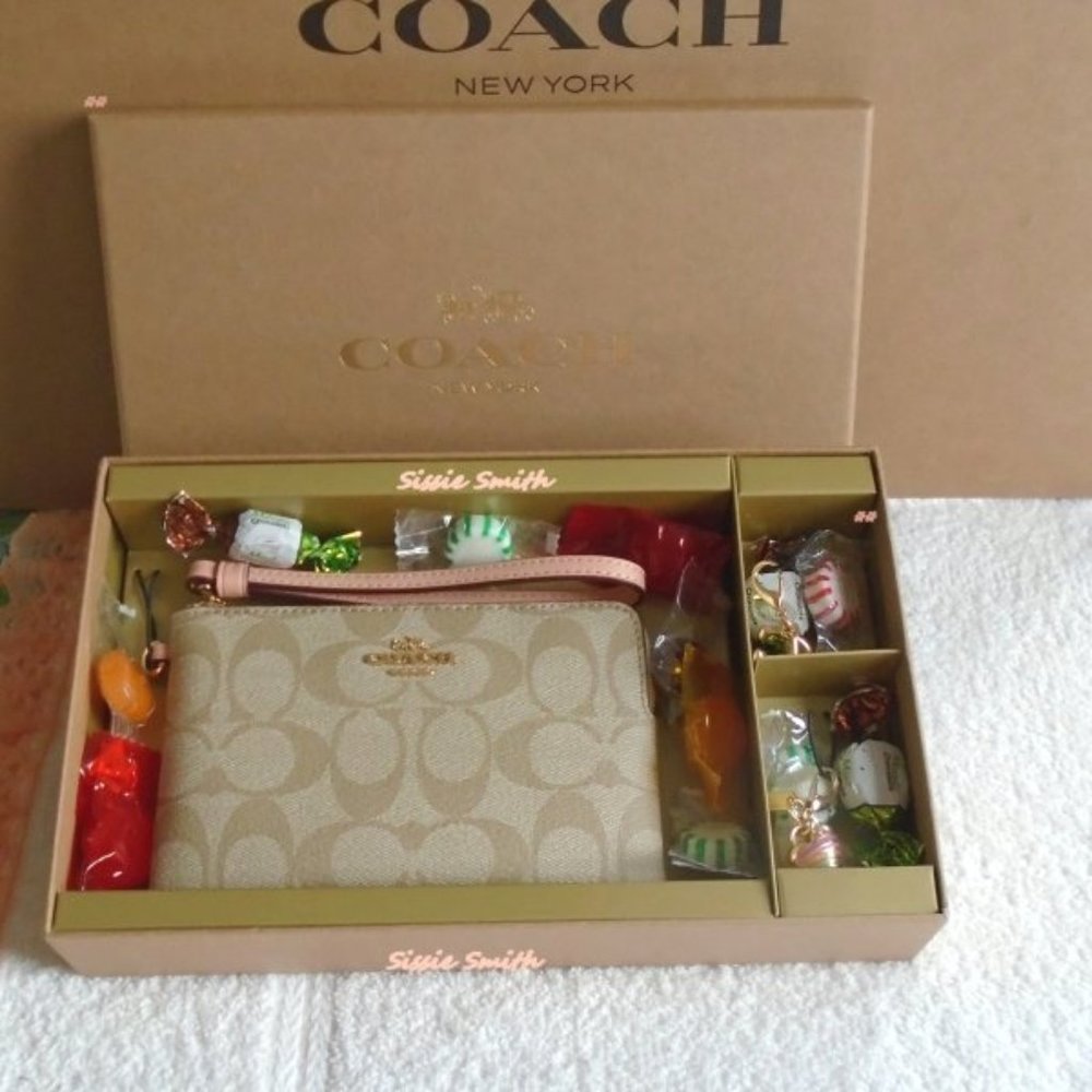 Coach Gift Boxed Corner Zip Wristlet in Signature Canvas